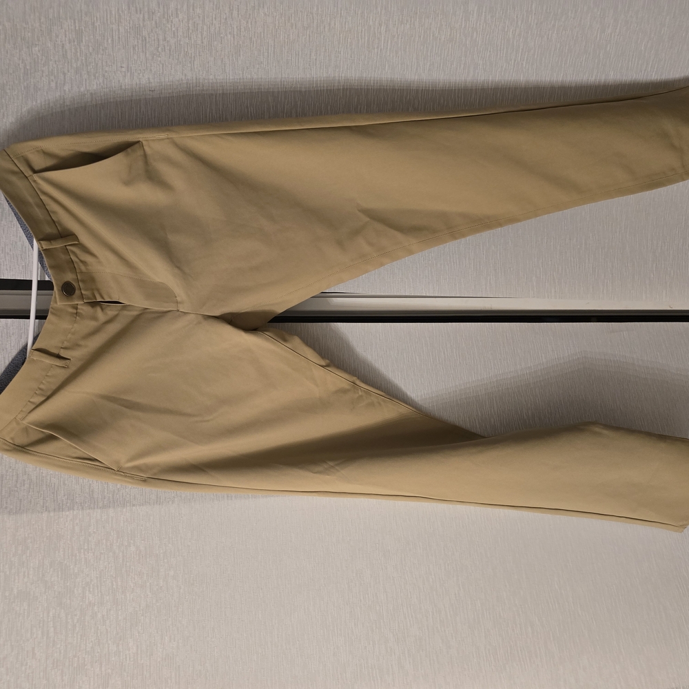 Bonobos Tan Chinos Classic Cotton Blend